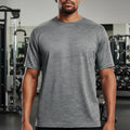Dealonlinenz 3XL quick-drying sports T-shirt with stretch fabric, shown on a model, ideal for active and athletic wear.