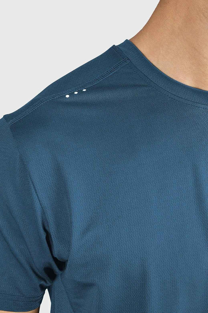Fuaark Nz Orion Blue laser cut running T-shirt, lightweight athletic T-shirt with stylish laser details, ideal for running.