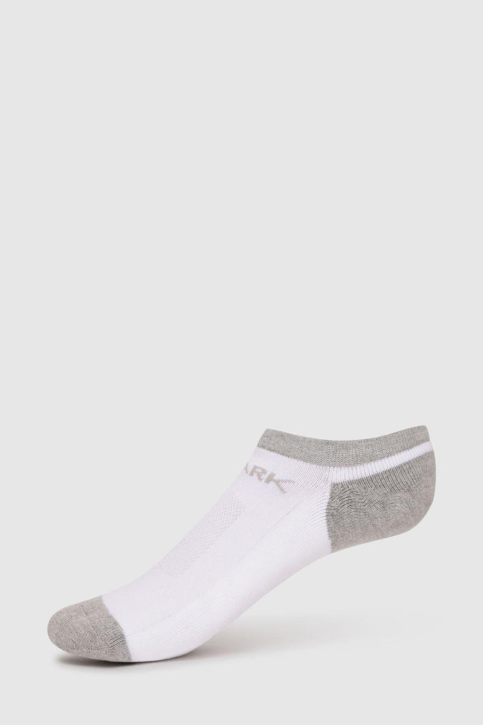 White no-show socks from Fuaark NZ, lightweight and discreet, designed for comfortable everyday wear.