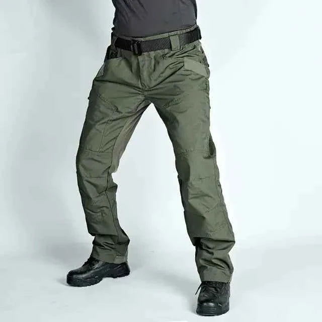 M / green